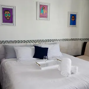 https://apt-downtown-isla-verde-high-rise.comcaribbean.com
