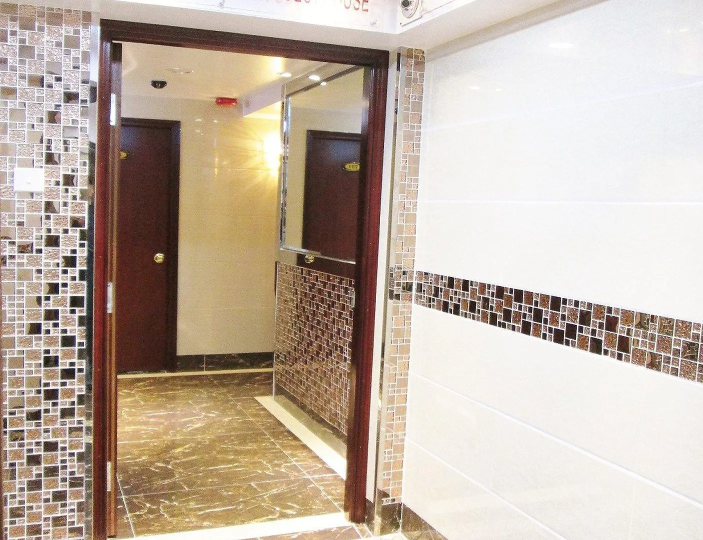 New Chung King Mansion Guest House - Tower C Hong Kong