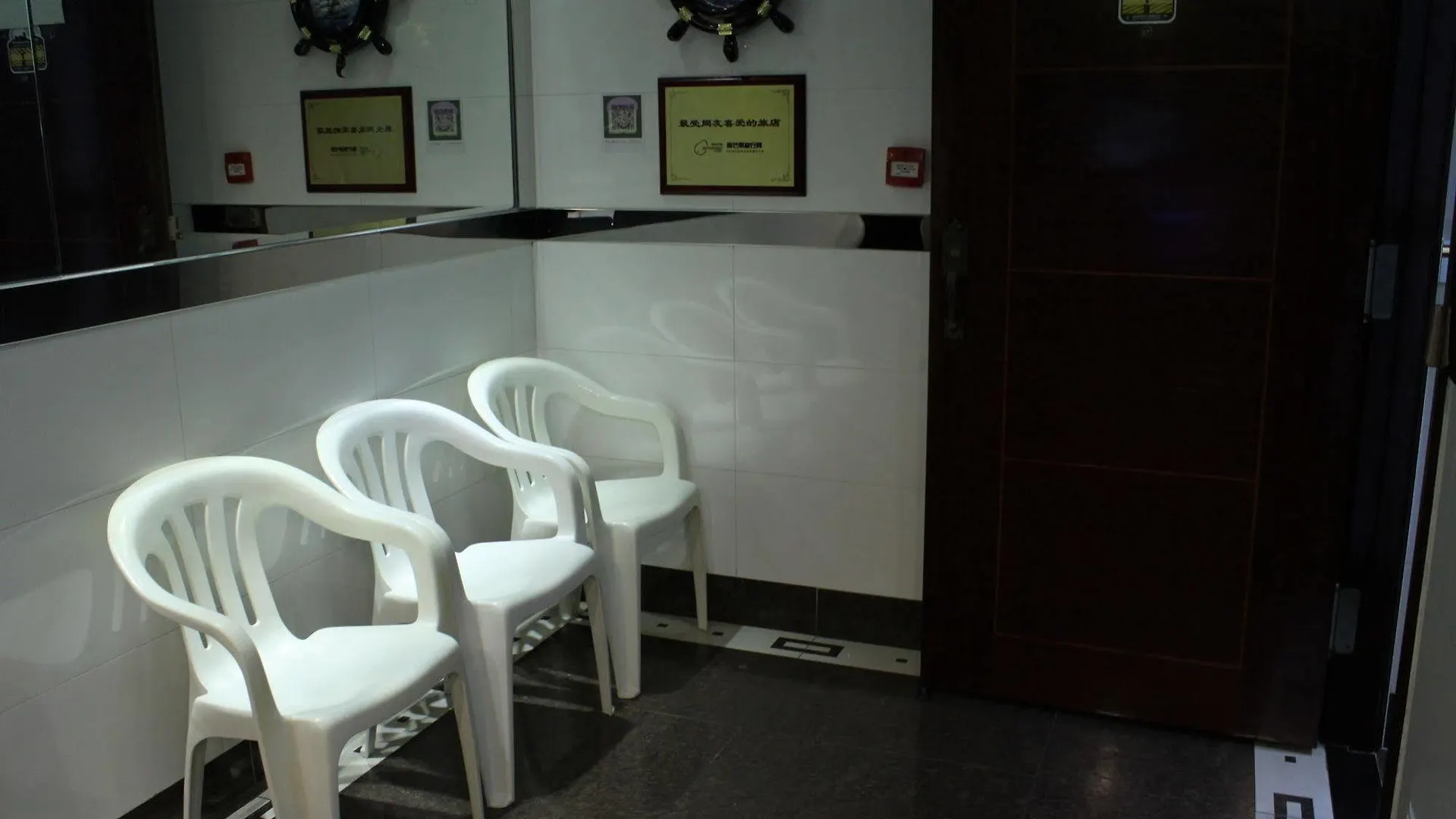 New Chung King Mansion Guest House - Tower C Hong Kong
