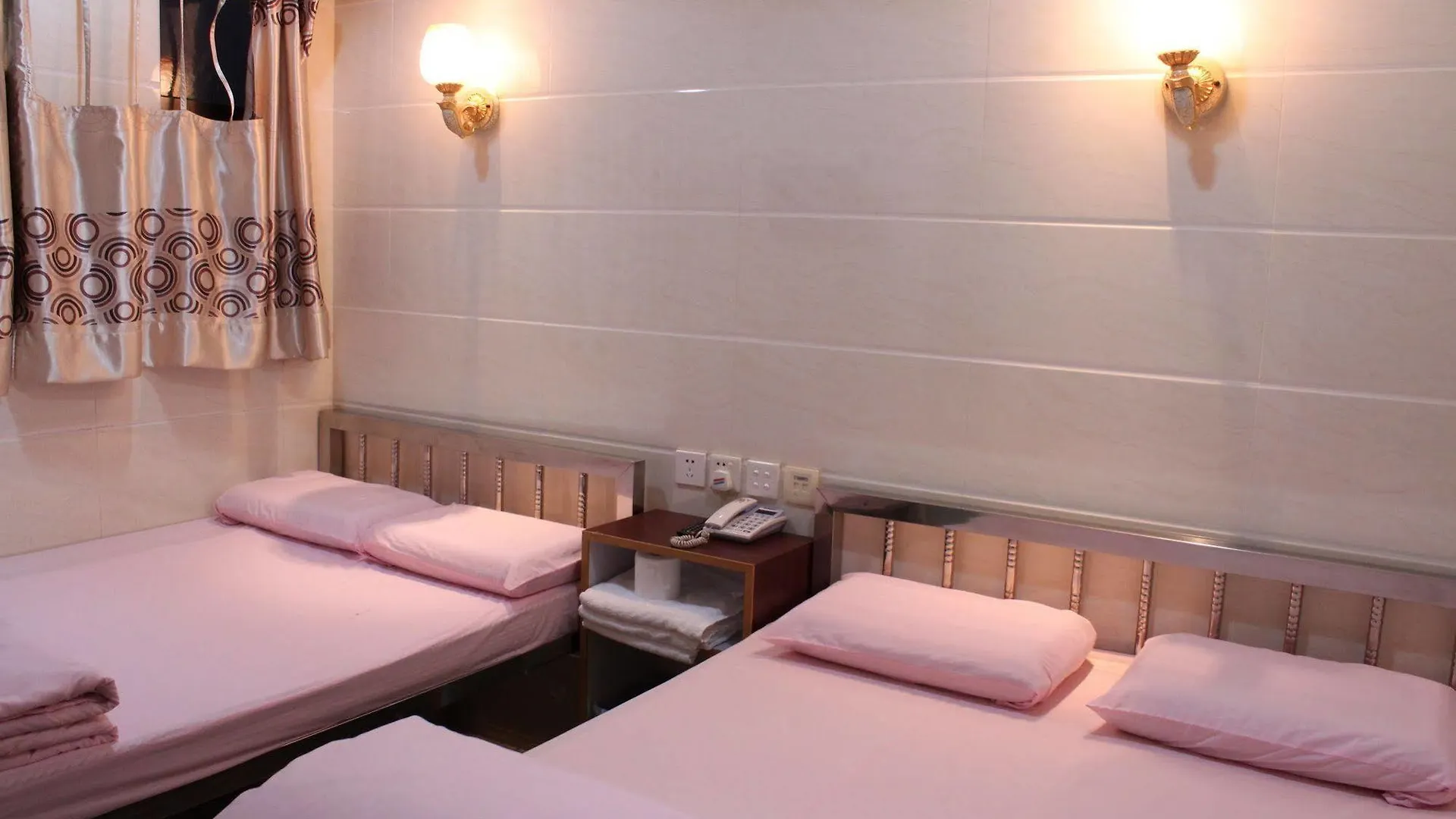 New Chung King Mansion Guest House - Tower C Hong Kong