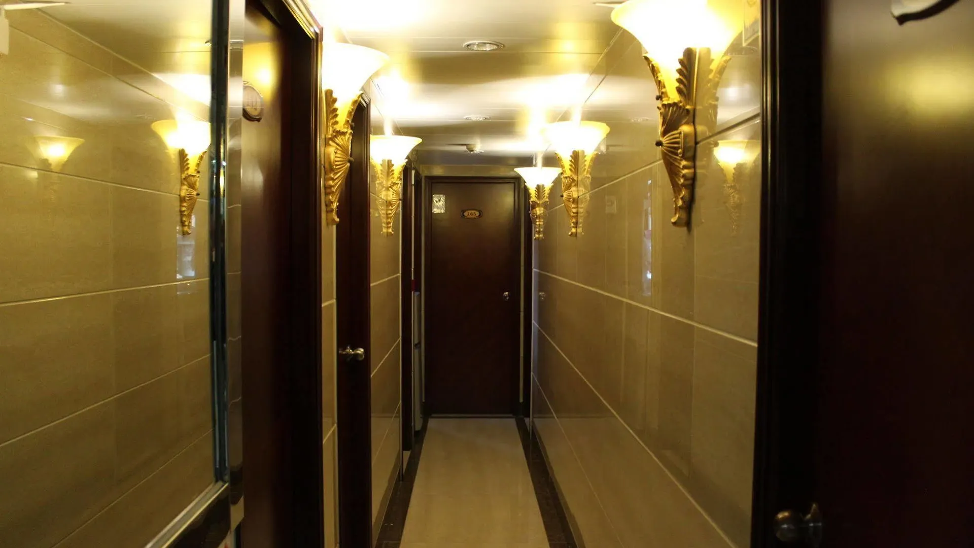 New Chung King Mansion Guest House - Tower C Hong Kong China
