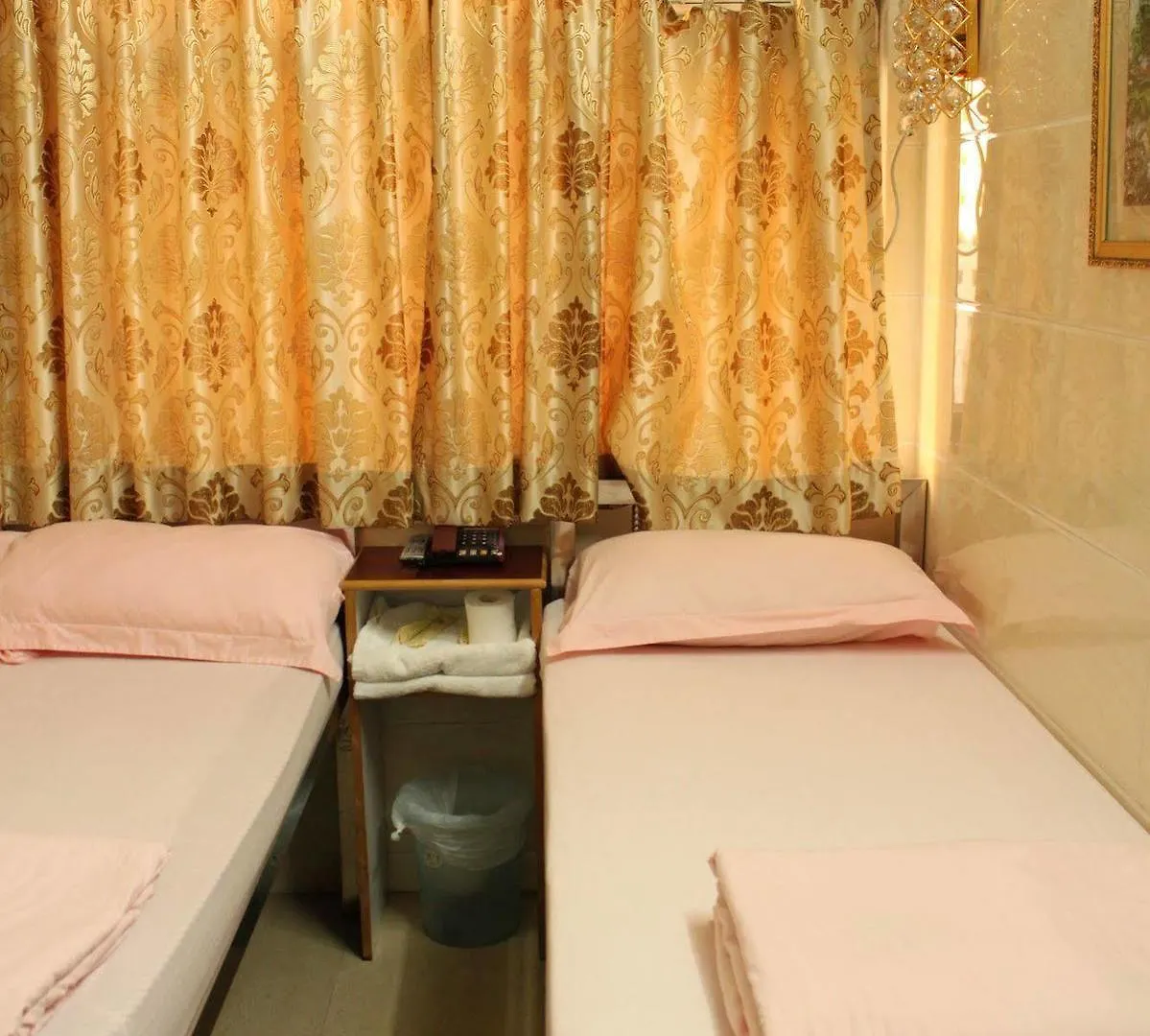 New Chung King Mansion Guest House - Tower C Hong Kong