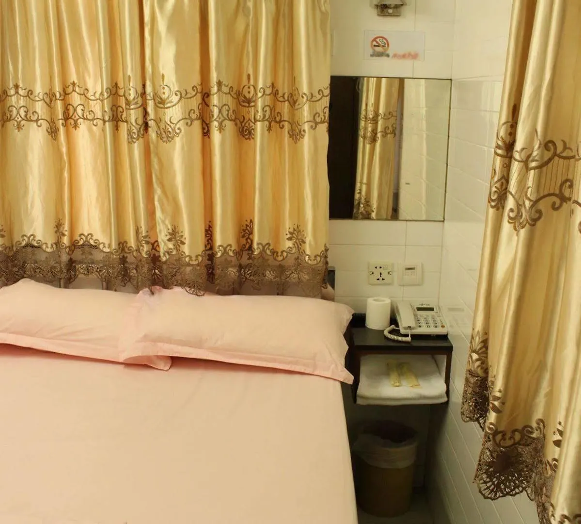New Chung King Mansion Guest House - Tower C Hong Kong China